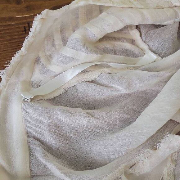 Vintage V-Neck Ruffle Front Clasp Closure Long Sleeve Blouse - Picture 6 of 6